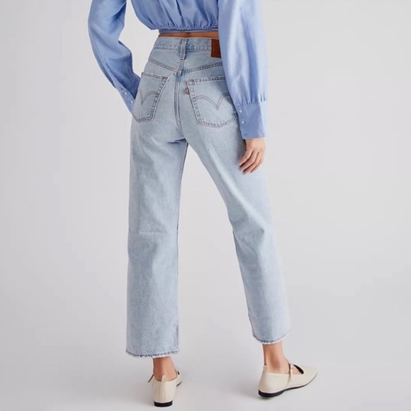 Levi's Denim - Levi's Premium Ribcage Straight Ankle High Rise Light Wash Denim Jeans. 28